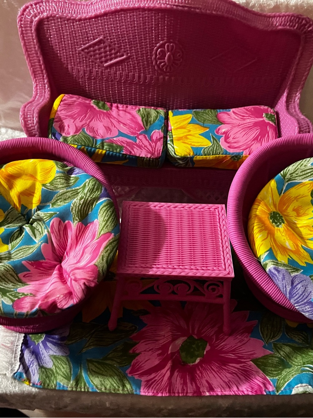 Vintage 1989 MTC Barbie Pink Wicker Patio Set COMPLETE Chairs Sofa Table Rug
